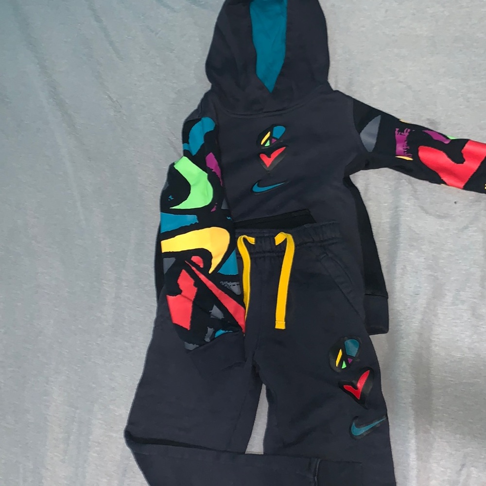 Nike sweatsuit (L) 7